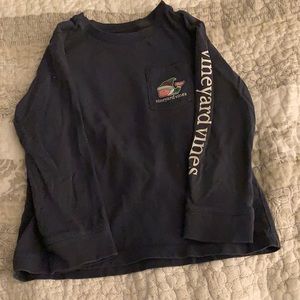 Vineyard Vines holiday tee